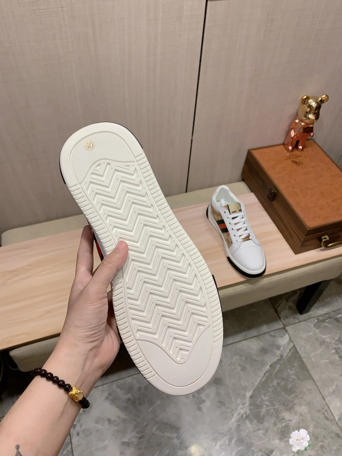 Men's Men's Shoes💰420💰💰🎩🎩[Lightning][Lightning] "Gucci*" The latest and most popular casual shoes, top brand [seduce] luxury ~ purchasing agency, top ~ quality. [Strong] The upper is made of imported breathable cowhide with material ➕ breathable sheepskin feet (•) and fine workmanship. The original stylish and stylish soft rubber wear-resistant and non-slip outsole is light and comfortable on the feet. The real thing looks better when photographed in person. 0099: code: 38-44, 2️⃣ colors selected